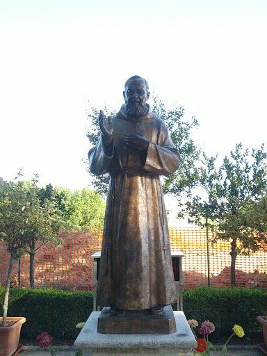Statue San Pio