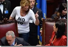 Alessandra Mussolini parla con Laura Boldrini