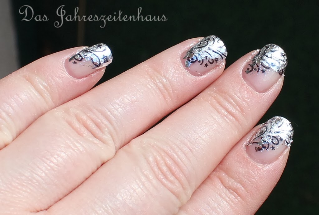 [Nageldesign%2520Silvester%2520Glitzer%2520Feuerwerk%2520Silber%2520elegant%2520edel%252010%255B5%255D.jpg]