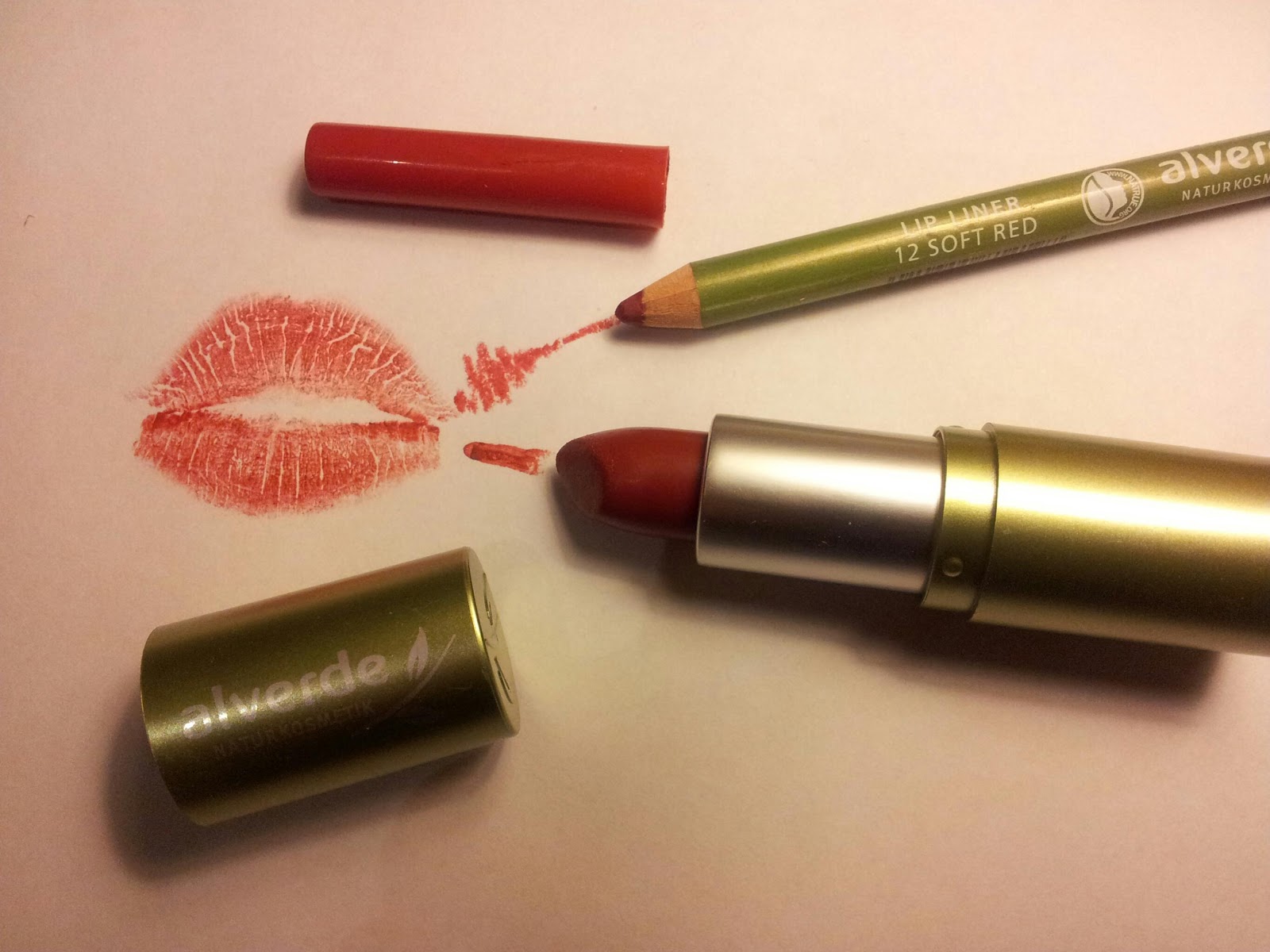 Fräulein Grün Alverde Lippenstift Elegant Red und Lip Liner Soft Red