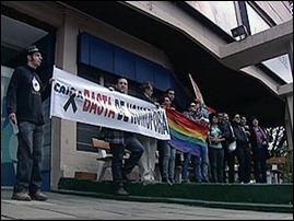 protesto contra homofobia em banco