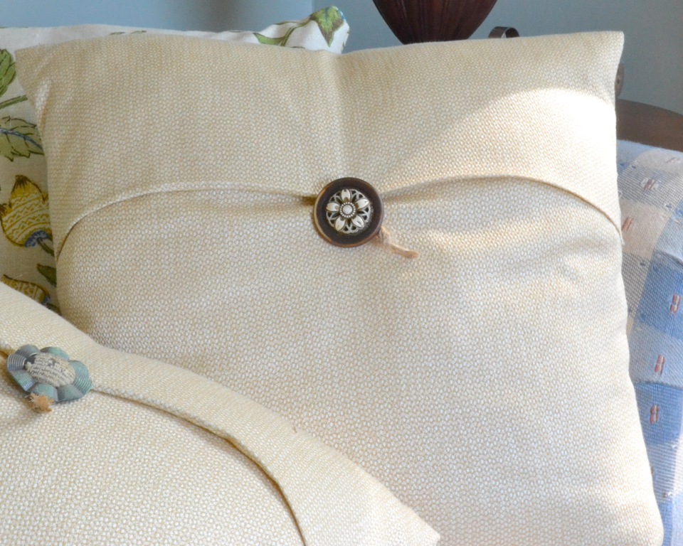 [cropped-pillow4.jpg]