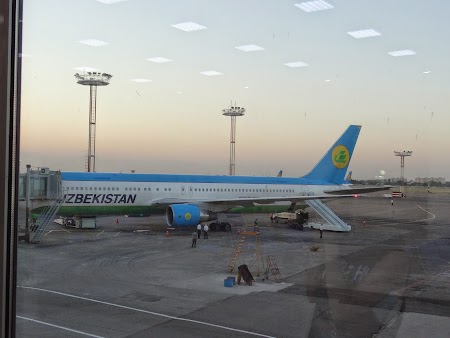 34. Uzbekistan Airways.JPG