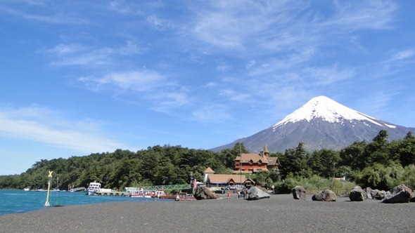 O Osorno visto desde o Lago Todos los Santos