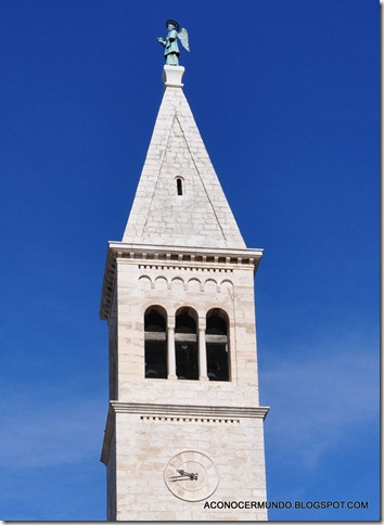 1-Novigrad.Plaza Veliki.Torre de la Iglesia-DSC_0636