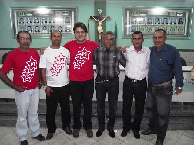 [MACKSON%2520MATHEUS%2520%2528O%2520TERCEIRO%2529%2520COM%2520ALGUNS%2520PR%25C3%2589-CANDIDATOS%2520A%2520VEREADOR%2520DO%2520PT%255B3%255D.jpg]