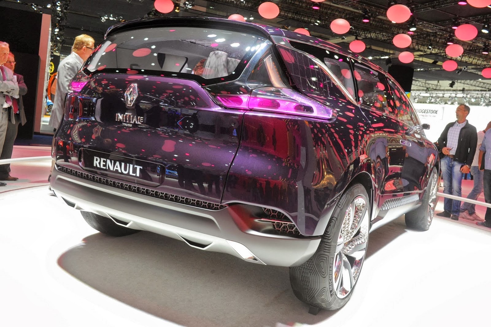 [Renault-Initiale-Paris-Concept-2%255B2%255D.jpg]