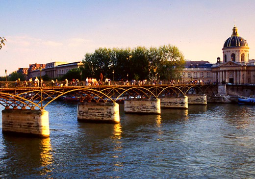 [The-Pont-des-arts-Paris1%255B4%255D.jpg]