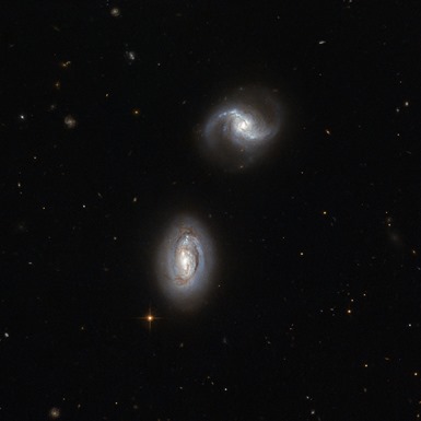 par de galáxias MRK 1034