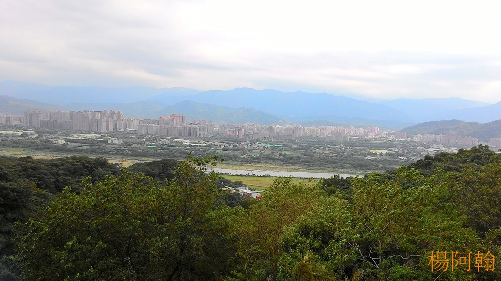 [1106-088---5.jpg]
