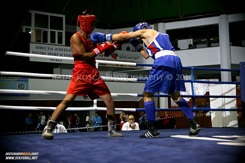 Doi pugilisti boxeaza miercuri, in cadrul Campionatului National de Box ce se desfasoara in Sala Sporturilor din Targu Mures in perioada 27 iunie - 2 iulie 2011