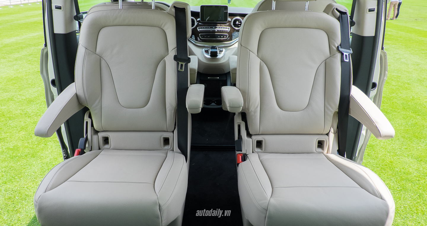 Nội thất xe Mercedes Benz V250 Avantgarde Máy Xăng màu trắng 010 Nội thất xe Mercedes Benz V250 Avantgarde Máy Xăng màu trắng 010