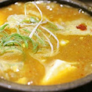 九尾韓國豆腐煲