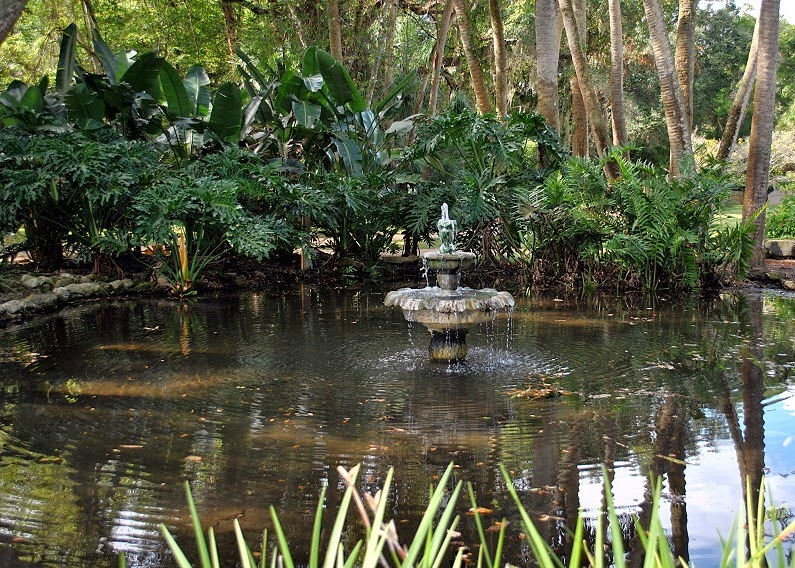 [04g---Pond-and-Fountain7.jpg]