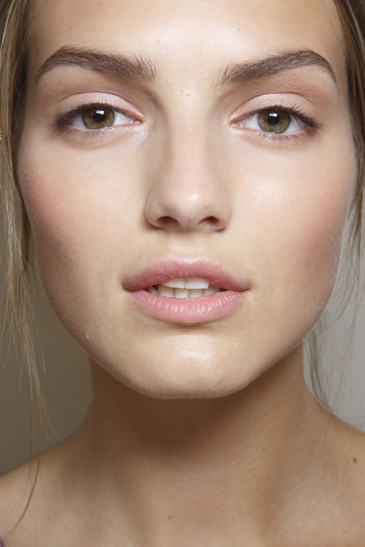 [Valentino%252BCouture%252BFall%252B2013%252BBackstage%252BNatural%252BMake%252BUp%255B4%255D.jpg]