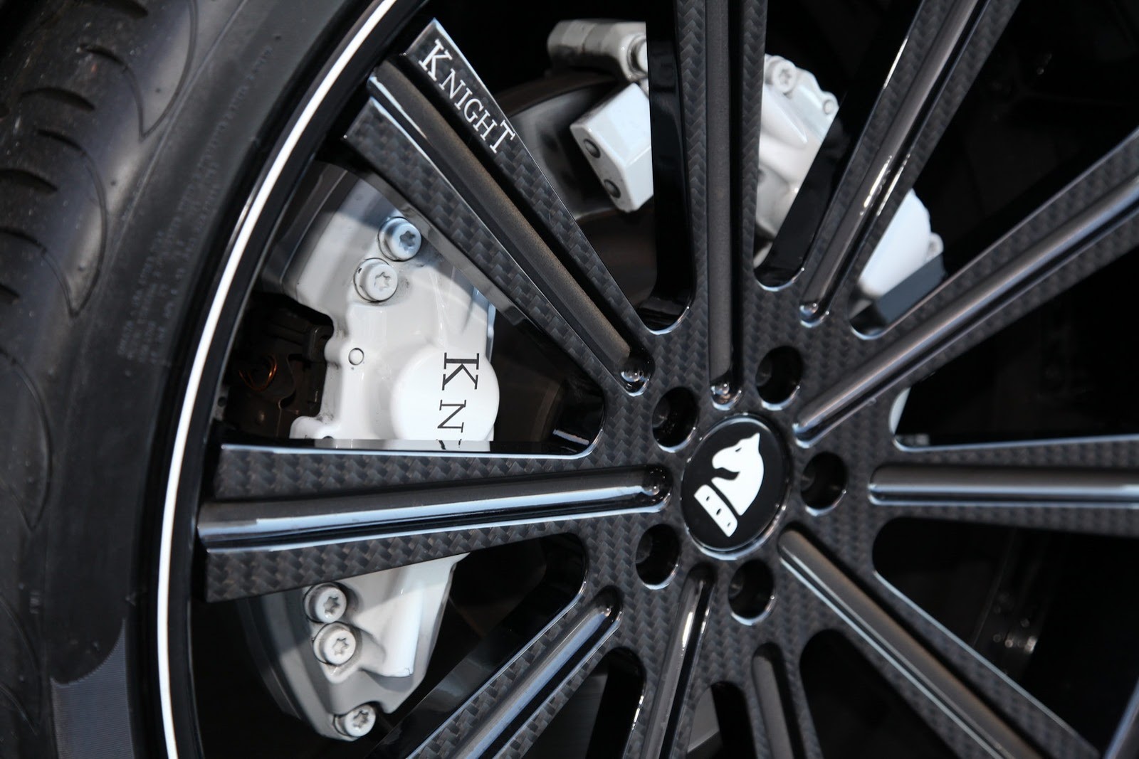 [Maybach-Knight-Luxury-9%255B2%255D.jpg]