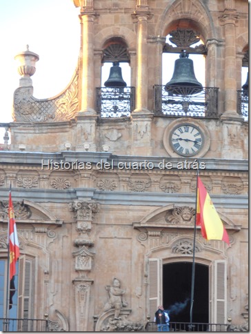 colocación de la Mariseca Cohetes Ayuntamiento Plaza Mayor de Salamanca