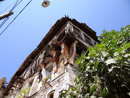 56. Casa istorica in ruina.JPG