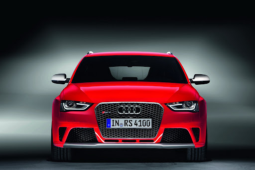 2013-Audi-RS4-Avant-11.jpg