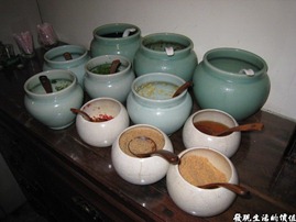 台北-魯旦川鍋。火鍋料的佐料