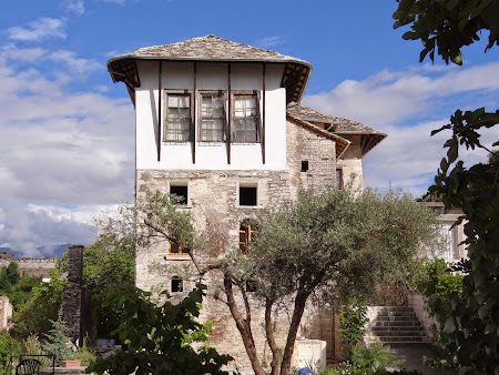 17. Casa-cetate albaneza.JPG
