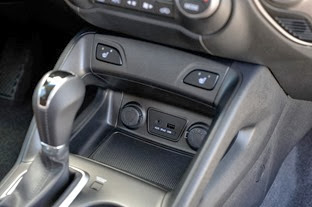2014-Hyundai-Tucson-12V-Sockets-2
