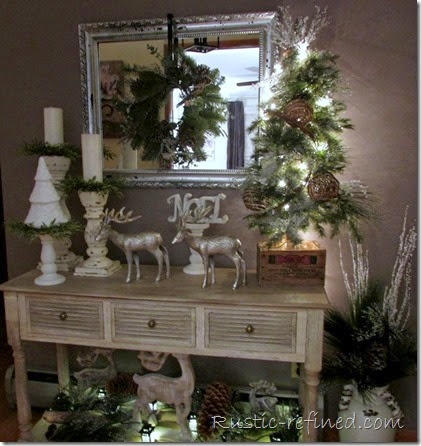 Christmas Décor in the Entry @ Rustic-refined.com