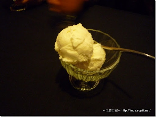 新月廣場銀湯匙-椰奶冰淇淋