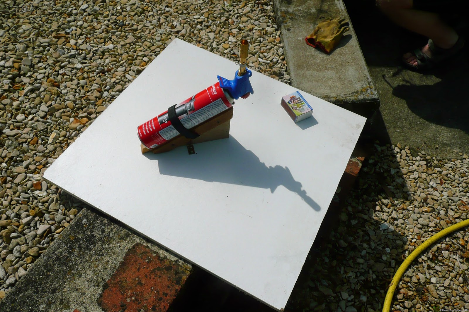 [2014_06_09%2520Construction%2520Point%2520de%2520chauffe%2520pour%2520mini%2520montgolfi%25C3%25A8re%2520%25281%2529%255B3%255D.jpg]