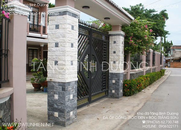 Đá ốp cổng tự nhiên: đá bóc đen kết hợp đá bóc trắng sữa Đá ốp cổng tự nhiên: đá bóc đen kết hợp đá bóc trắng sữa