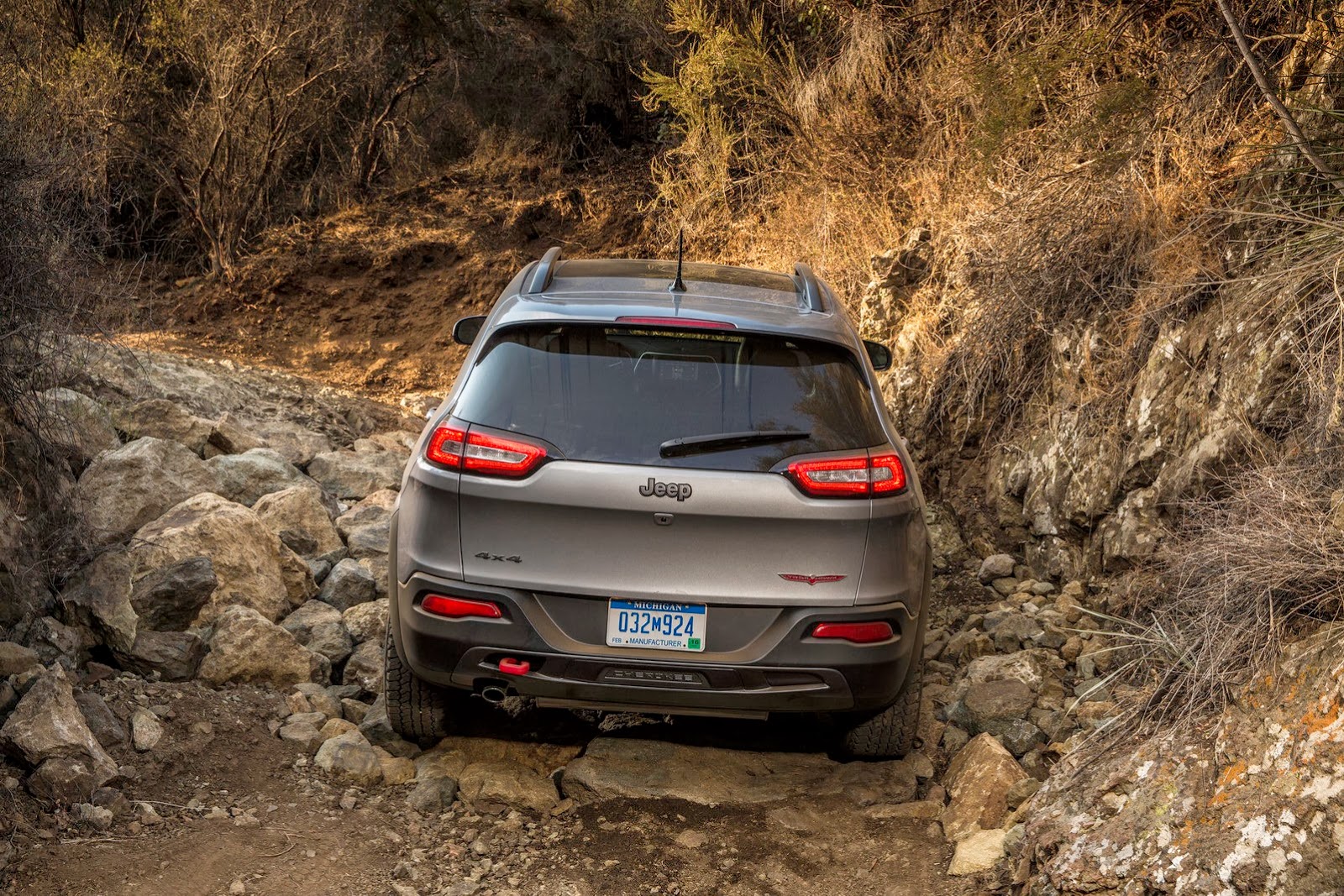 [Jeep-Cherokee_21%255B2%255D.jpg]