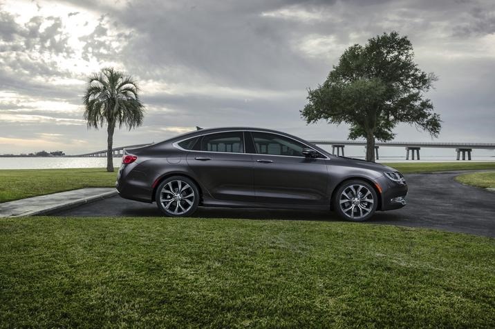 [2015-Chrysler-200-2%255B8%255D.jpg]