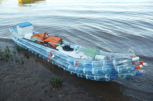 Federico-Blanc-Recycled-Plastic-Soda-Bottles-Kayak-1.jpg