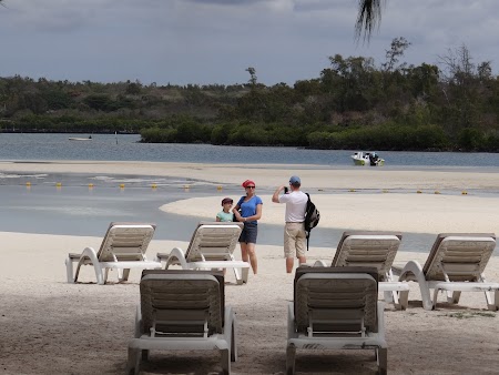 Sezlonguri pe plaja Mauritius