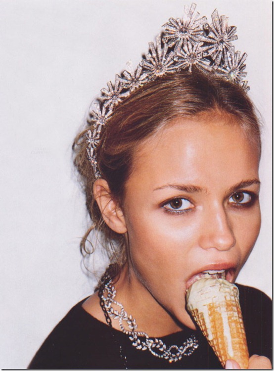 vogue_paris_dec2004