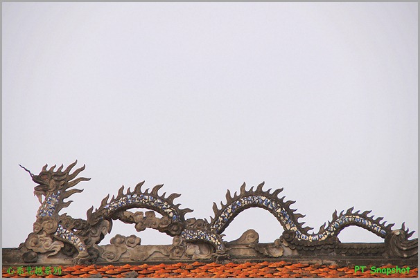 文庙屋顶上的龙形雕刻