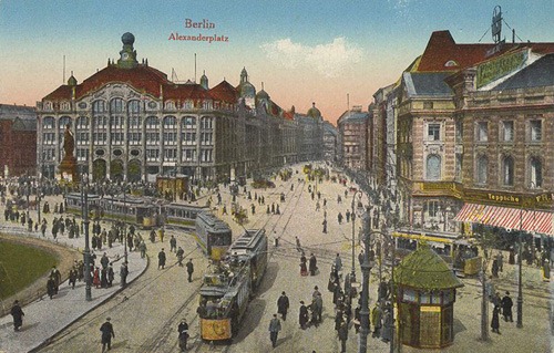 [17.Alexanderplatz_Card_um_19005.jpg]
