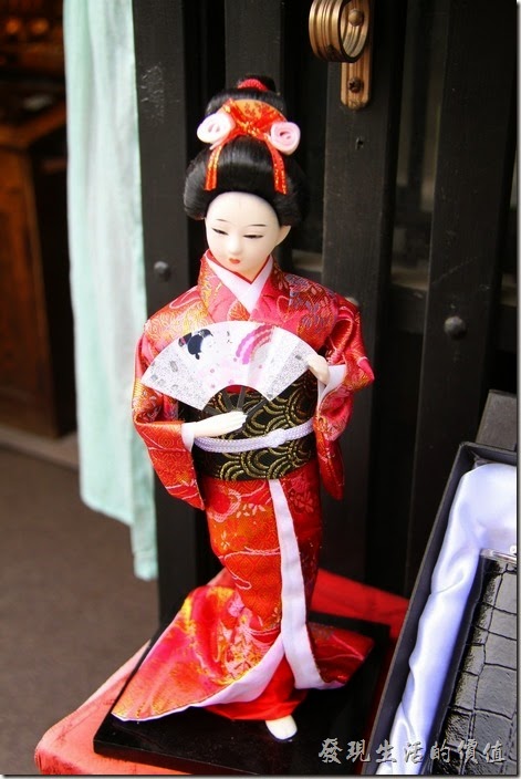 好漂亮的日本和服娃娃。