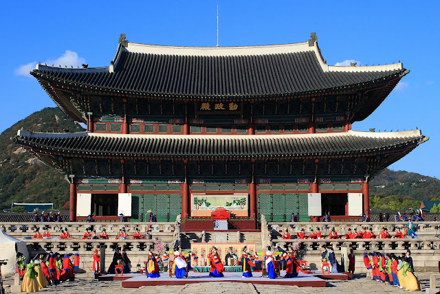 Ngói âm dương ở cung điện Gyeongbokgung Ngói âm dương ở cung điện Gyeongbokgung