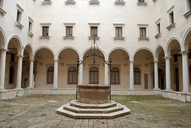 Chiostri_s_salv_05a.jpg Chiostri s salv 05a