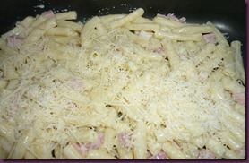 Pasta al forno delicata con prosciutto cotto e besciamella (2)