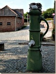 Aalst-bij-Sint-Truiden: dorpspomp