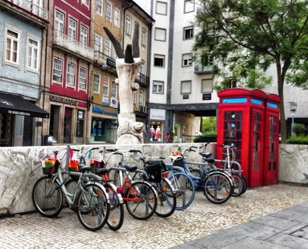 Estacionamento para bicicletas em Braga, na Rua dos Chãos, (junto à Arcada)
