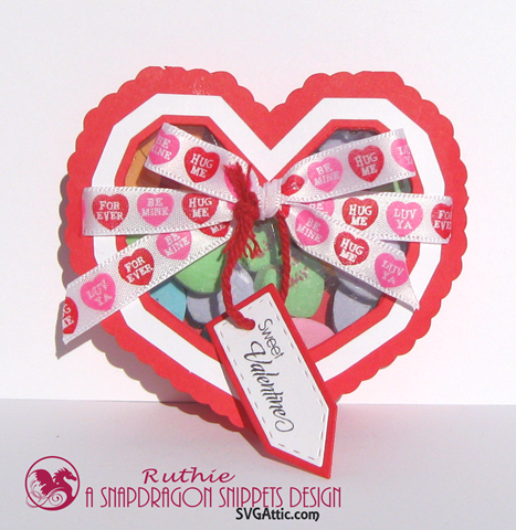 Heart see-thru lid box - SnapDragon Snippents - Caja en forma de corazon - Ruthie Lopez