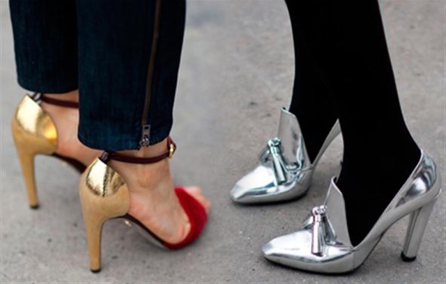 stockholm-street-style-shopping-list-metallic-shoes_h