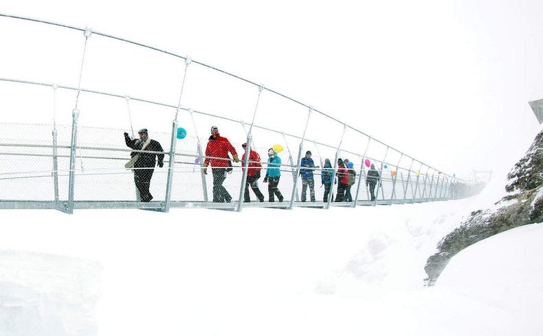 titlis-cliff-walk-2