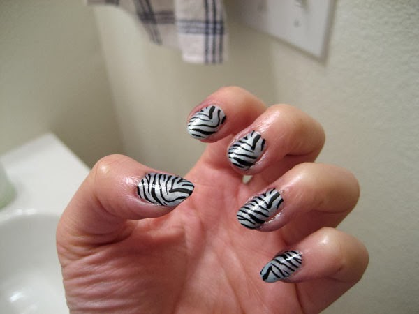 1315134097_zebra Design Nails 4 Zebra Print Nail Designs