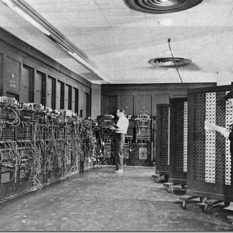 Fotos históricas: la primera computadora del mundo