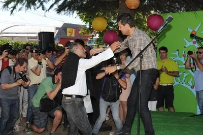 El abrazo entre Gustavo y Marcelo..JPG