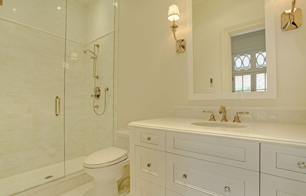 [bath-GM39.jpg]